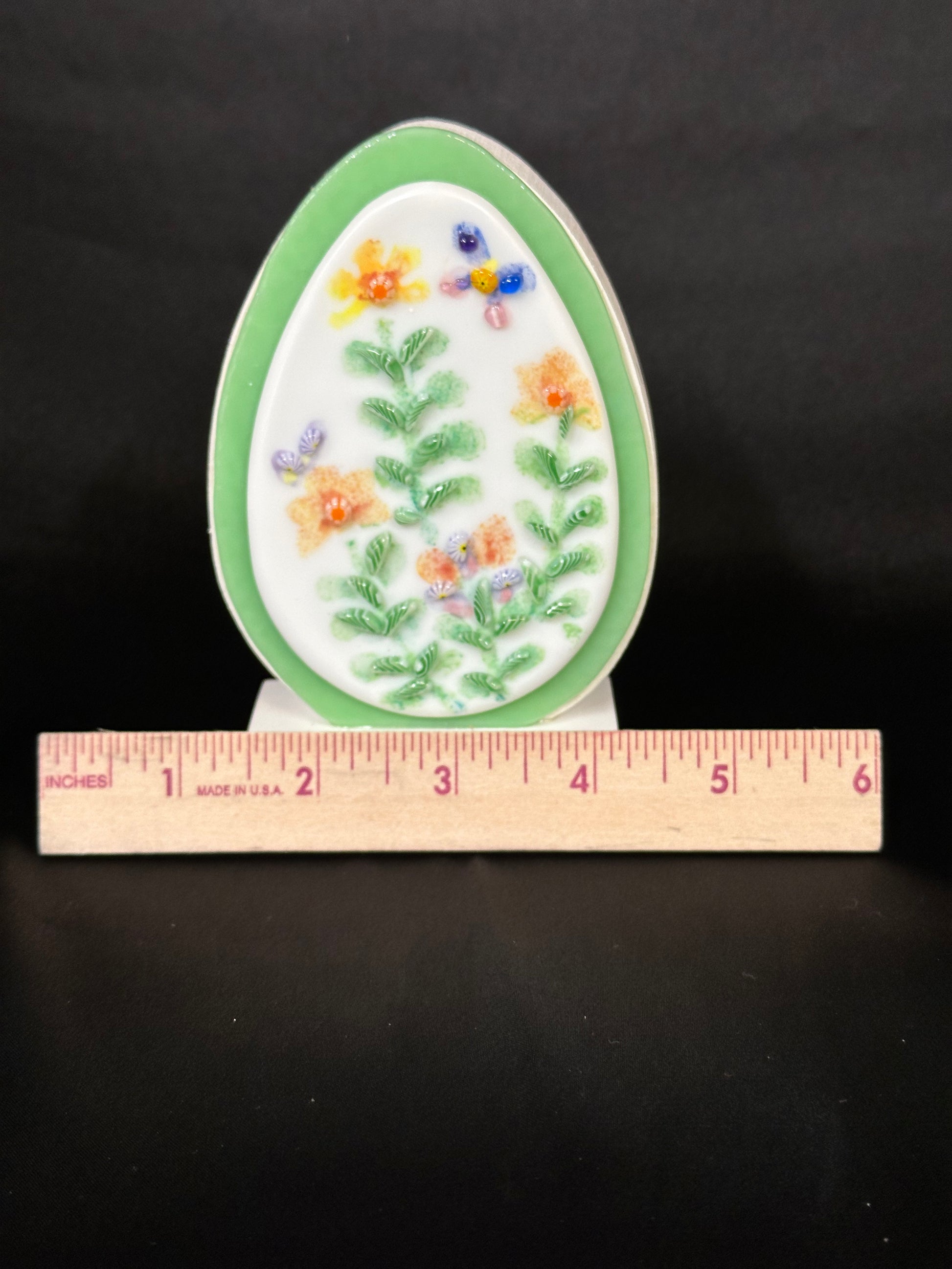 Easter Egg Decorative Piece with Layered Glass - Powerglassworks